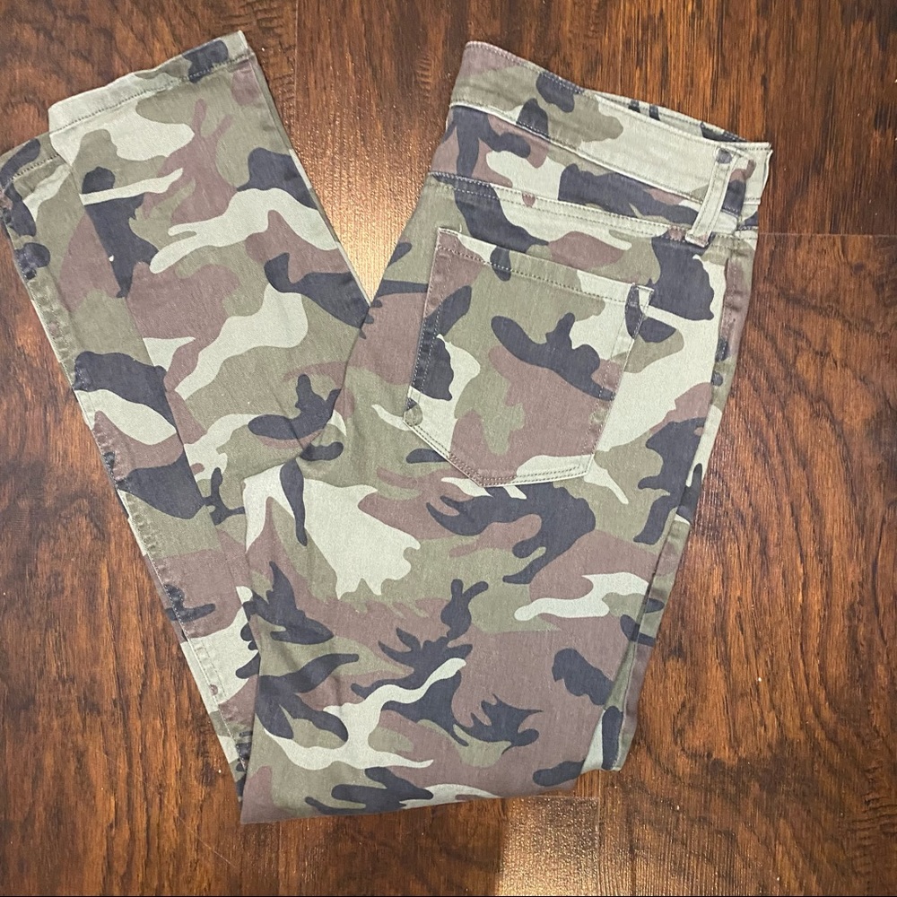 Sanctuary camo pants